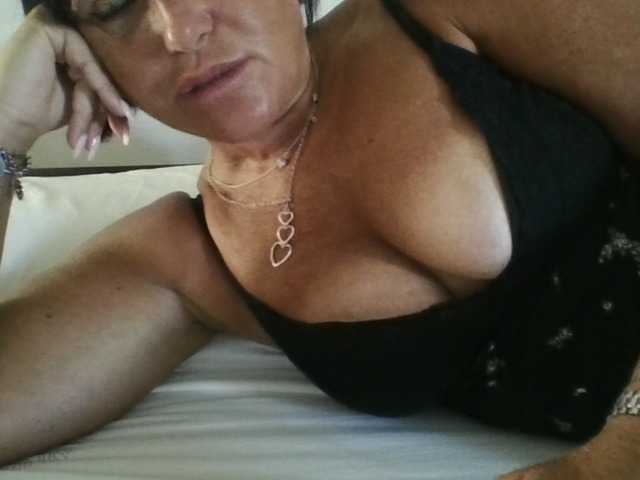 Althea000 live cam on BongaCams