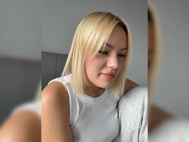 Eva-Kitty1 live cam on BongaCams