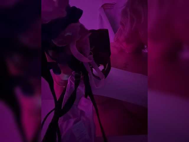 Eva-Kitty1 live cam on BongaCams