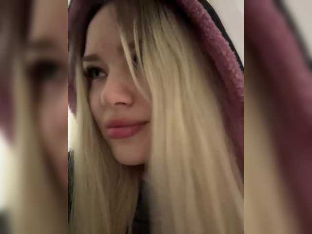 Eva-Kitty1's BongaCams show and profile