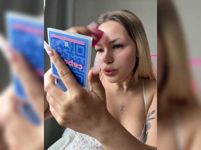 Eva-Kitty1 live cam on BongaCams