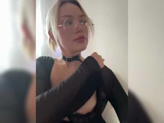 Eva-Kitty1 live cam on BongaCams
