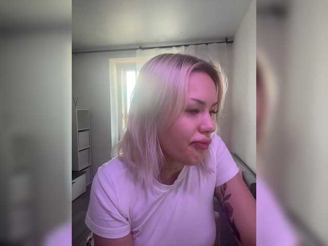 Eva-Kitty1 live cam on BongaCams
