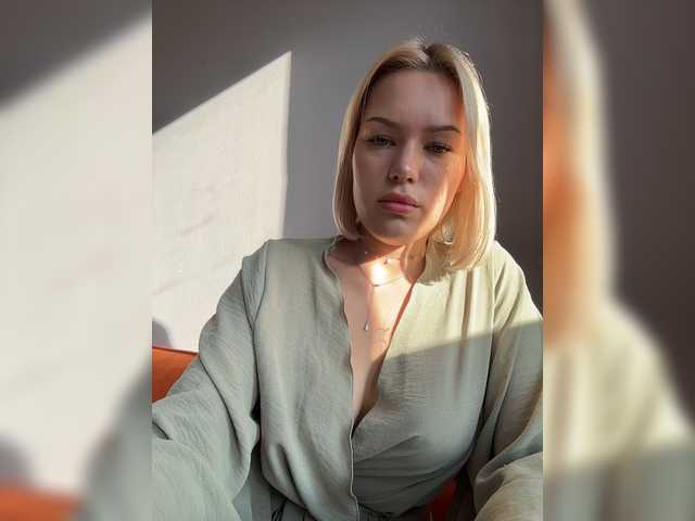 Eva-Kitty1 live cam on BongaCams