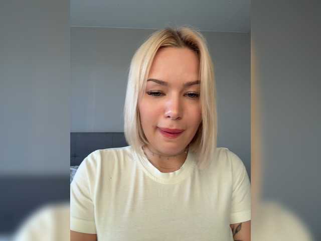 Eva-Kitty1 live cam on BongaCams