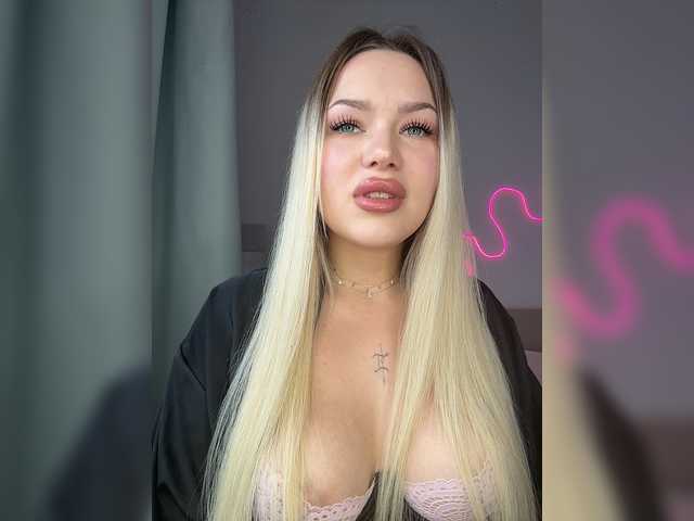Eva-Kitty1 live cam on BongaCams