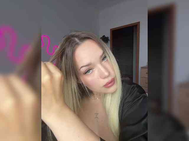 Eva-Kitty1 webcam