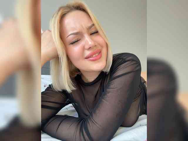 Model: Eva-Kitty1