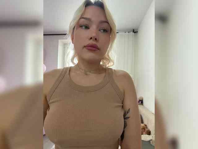 Eva-Kitty1 webcam
