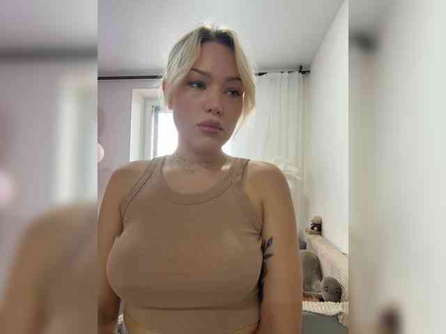 Eva-Kitty1 webcam