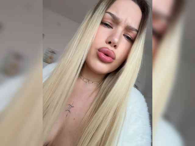 Eva-Kitty1 webcam