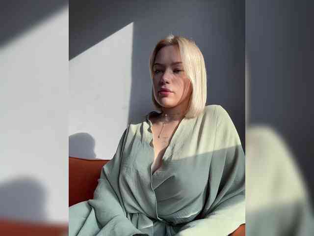 Eva-Kitty1 Sex Cam Show