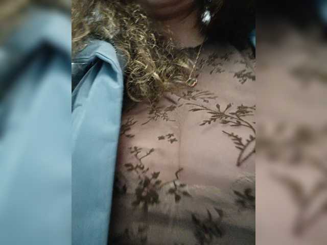 Annanas, live now on BongaCams