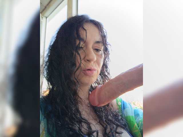 go to chat with Annanas