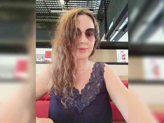 Annanas Live Webcam on BongaCams