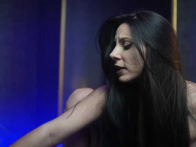 GiaEasyIce's BongaCams show and profile