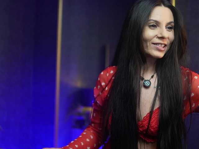 le modèle GiaEasyIce est en webcam porno dans un show sur le site bongacams, il possède les tags suivants: White/Caucasian,Brunette,Shaved