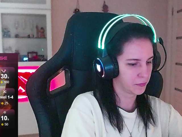 IrwiTomboy live cam preview