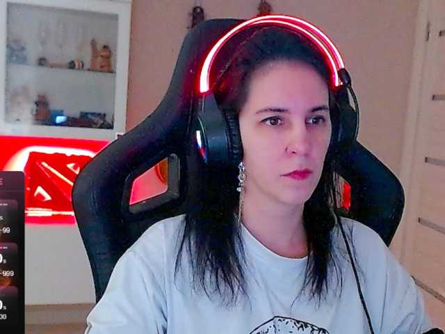 IrwiTomboy live cam preview