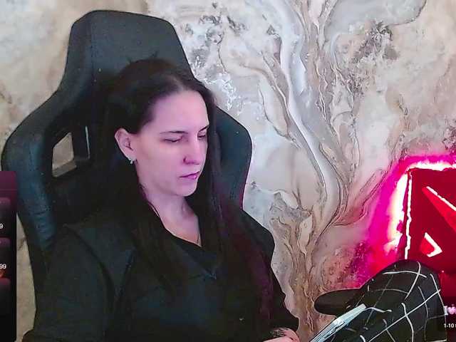 IrwiTomboy's BongaCams show and profile