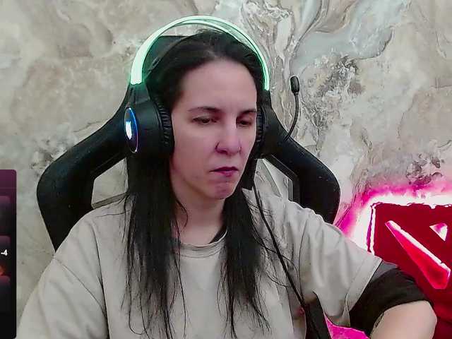 IrwiTomboy's BongaCams show and profile