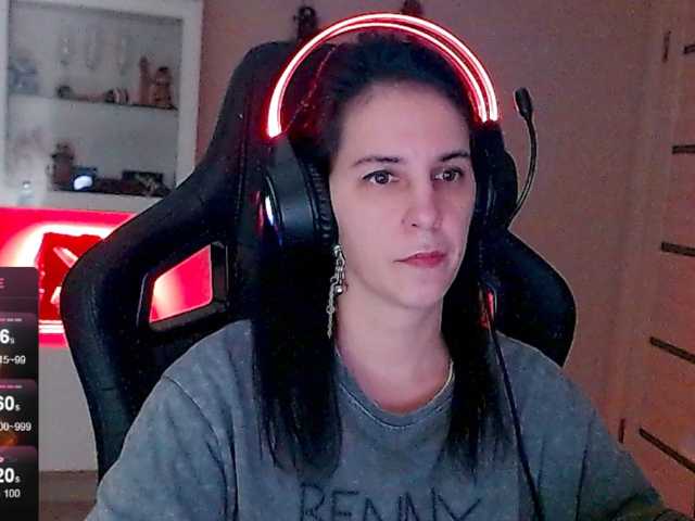 IrwiTomboy live cam on BongaCams