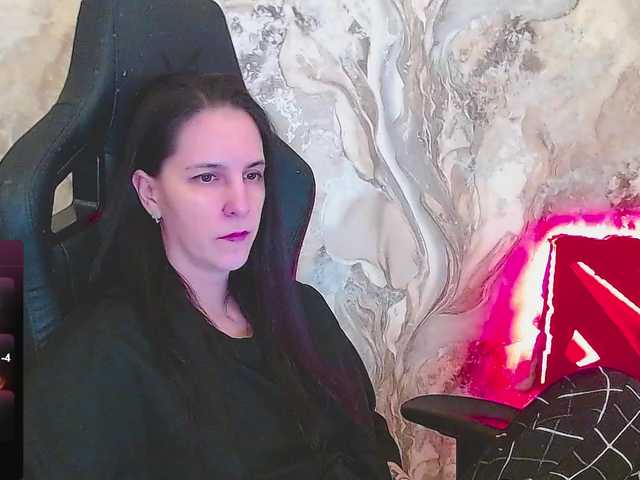 IrwiTomboy's BongaCams show and profile