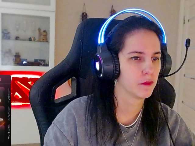 IrwiTomboy live cam preview