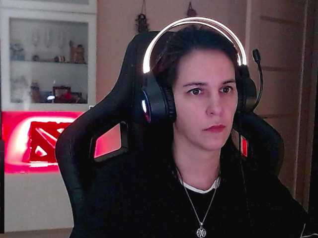 IrwiTomboy live cam preview