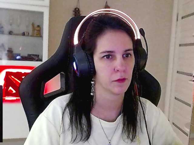 IrwiTomboy live cam preview