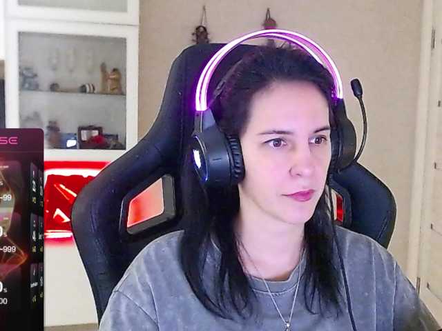 IrwiTomboy live cam preview