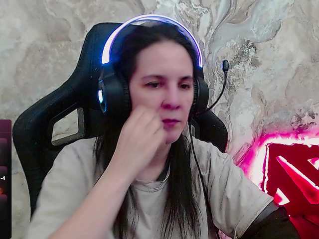 IrwiTomboy's BongaCams show and profile