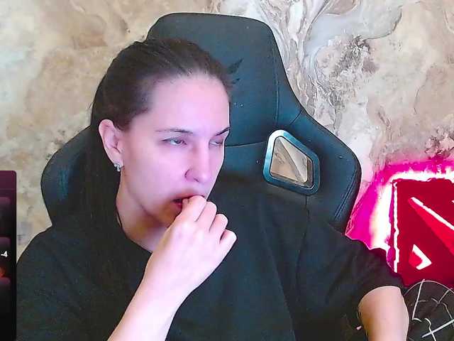 IrwiTomboy's BongaCams show and profile