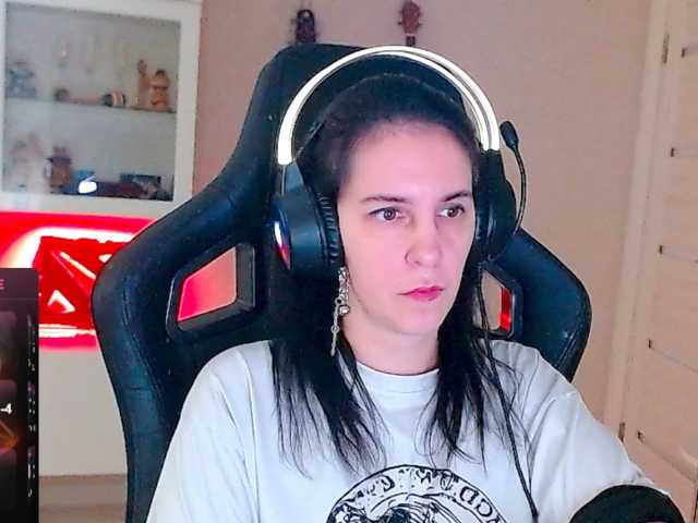 IrwiTomboy, en vivo ahora en BongaCams