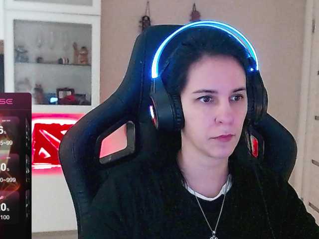 IrwiTomboy live cam preview