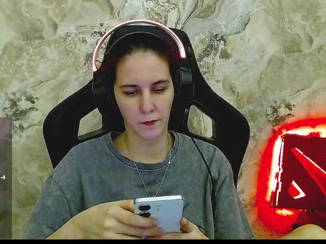 IrwiTomboy live cam on BongaCams