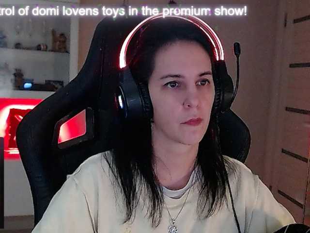IrwiTomboy live cam preview