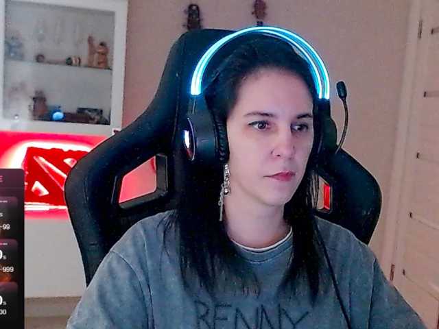 IrwiTomboy live cam preview