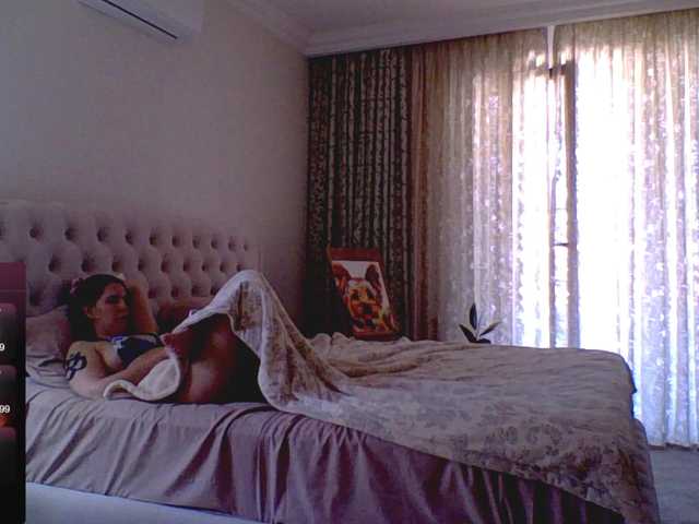 IrwiTomboy live cam on BongaCams