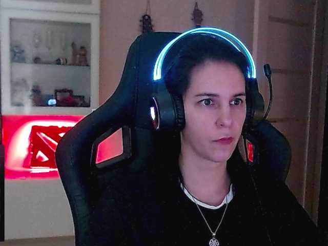 IrwiTomboy live cam preview