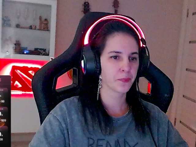 IrwiTomboy live cam preview