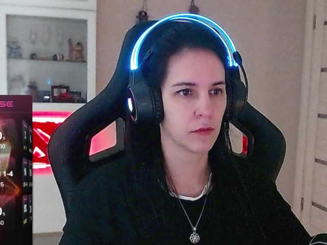 IrwiTomboy live cam preview