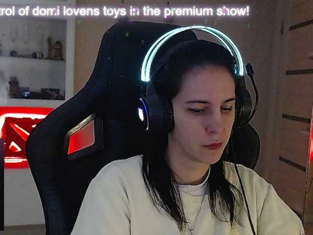 IrwiTomboy live cam preview