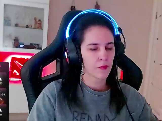 IrwiTomboy live cam on BongaCams