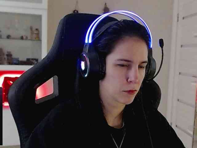 IrwiTomboy webcam