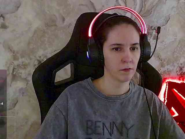 IrwiTomboy webcam