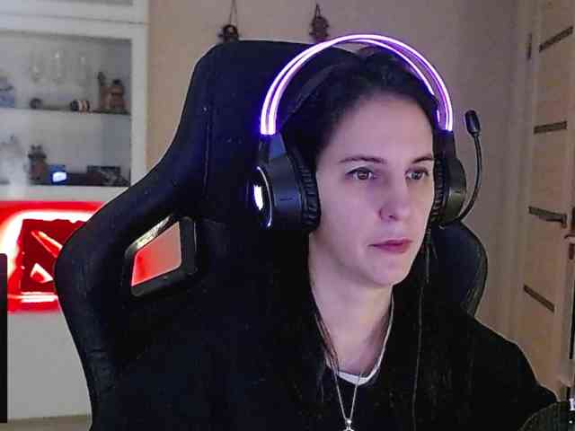 IrwiTomboy webcam