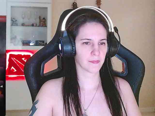 IrwiTomboy webcam