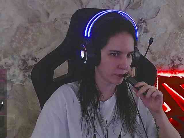 IrwiTomboy webcam