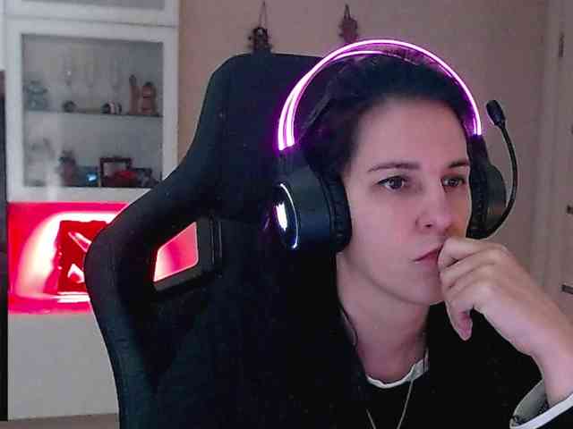 IrwiTomboy webcam